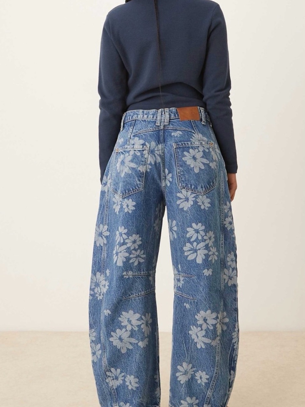 We The Free/Free People Good Luck Printed Barrel Jeans - Laser Daisy - Picture 2 of 6
